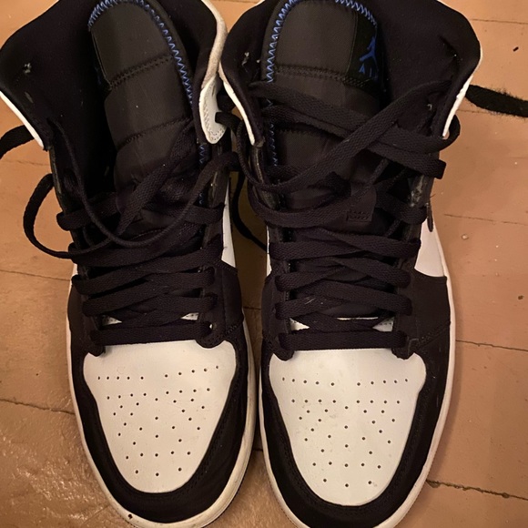 Jordan 1’s Men’s Size 11 - Picture 2 of 3